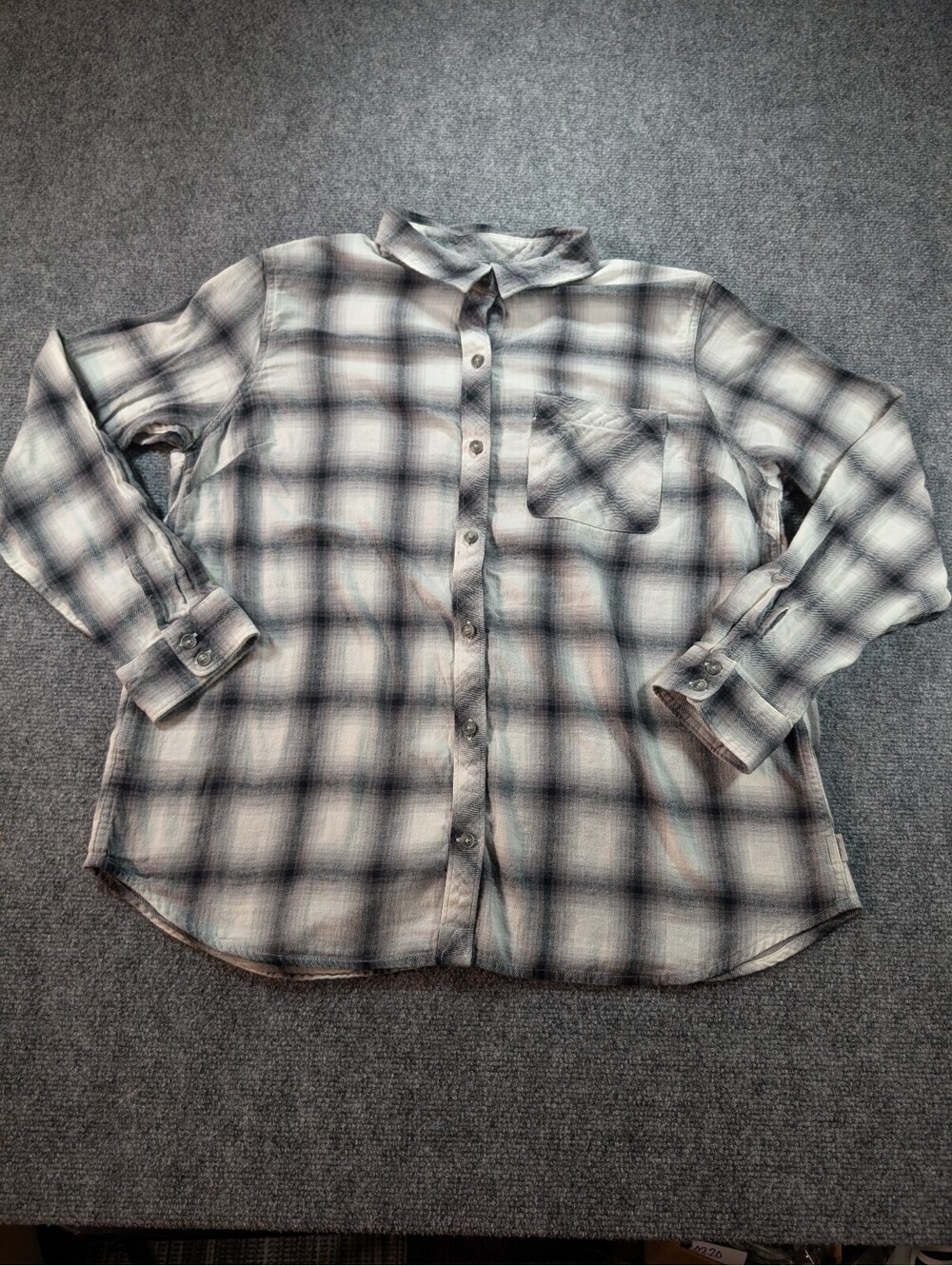 Eddie Bauer Women's XL Gray Black White Plaid Flannel Button Up Shirt Outdoor